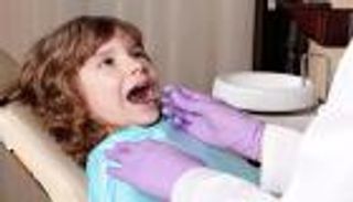 3 عوامل بيئية وراء تسوس أسنان الأطفال