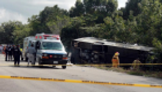 11 قتيلا بانقلاب حافلة في المكسيك