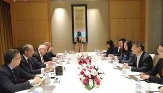 لقاء وزير الاتصالات المصري مع كبرى الشركات الصينية