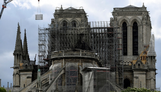 كاتدرائية نوتردام في باريس