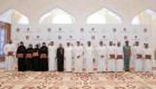 بالصور.. محمد بن راشد يكرم الفائزين بميدالية أبطال السعادة والإيجابية