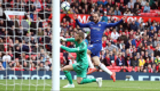 هيجوايين يتعرض لانتقادات حادة بعد مباراة مانشستر يونايتد