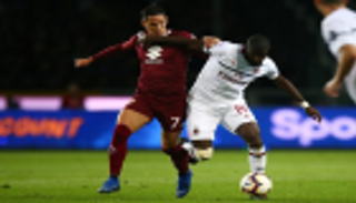 ميلان يبتعد عن المربع الذهبي في الدوري الإيطالي بالخسارة أمام تورينو 