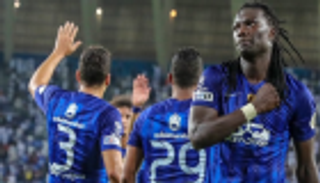 جوميز يقترب من معادلة رقم نجم الهلال السابق