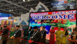 بالصور.. 50 جهة ماليزية تشارك في سوق السفر العربي بدبي