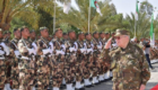 قائد أركان الجيش الجزائري: عازمون على تطهير البلاد من الفساد والمفسدين