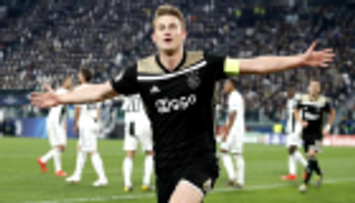 دي ليخت يختار أفضل مدافعي العالم