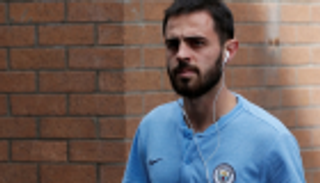 لاعب مانشستر سيتي يعلق على شائعات برشلونة