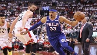 سيكسرز ضد رابتورز