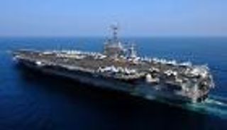 تحذير أمريكي شديد لإيران.. فيديو لحاملة طائرات بمياه الخليج