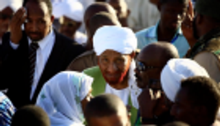 زعيم حزب الأمة السوداني للمتظاهرين: لا تستفزوا المجلس العسكري