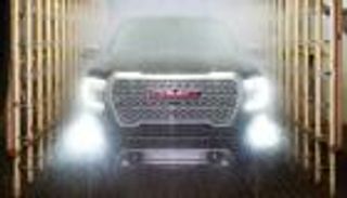 اشتعال المنافسة بالسوق الأمريكية.. GMC تقتحم عالم الشاحنات الكهربائية