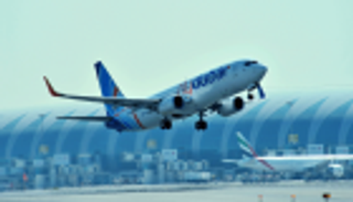 قصة نجاح.. دبي تشهد 1500 رحلة جوية تجارية يوميا