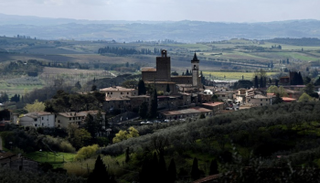 بلدة فينشي في ريف توسكانا. 