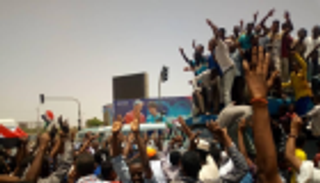 احتجاجات السودان تتصاعد بعد الخلاف بشأن السلطة المدنية