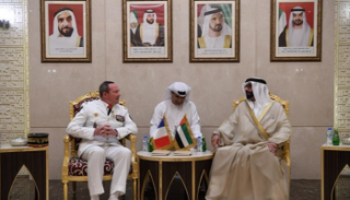 وزير الدولة الإماراتي لشؤون الدفاع وقائد القوات الفرنسية