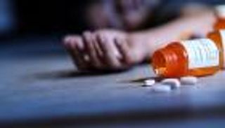 دراسة أمريكية تحذر: ارتفاع معدل وفاة الشباب بجرعات زائدة