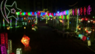 بالصور.. "ورشة فوانيس" تنير حياة أردنية شغوفة بزينة رمضان