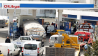 أزمة في تونس بسبب إضراب عمال نقل الوقود