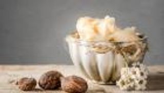 فوائد زبدة الشيا للبشرة والشعر