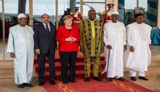 ميركل ورؤساء دول بوركينا فاسو وتشاد ومالي والنيجر وموريتانيا