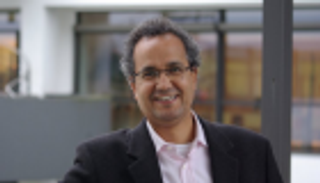 المترجم سمير جريس: أنحاز  للقيمة.. و"العاصمة" أهم ما ترجمت