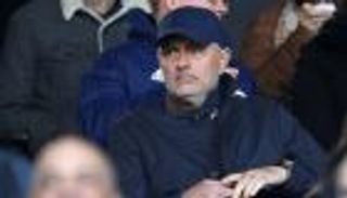 مورينيو يستغل هزيمة ليفربول أمام برشلونة للهجوم على اليونايتد