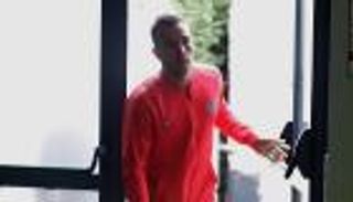 سطو مسلح يفسد فرحة لاعب برشلونة بالفوز على ليفربول