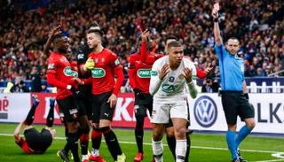 كيليان مبابي مهاجم باريس سان جيرمان