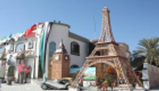 بالصور.. إماراتي يحول منزله إلى متحف لأشهر المعالم السياحية