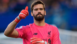 أليسون بيكر   