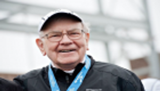 في عمر الـ88 وبثروة 90 مليار دولار.. وارين بافيت يكشف سر حماسه للعمل حتى الآن