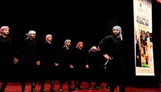 رقصات تراثية في "يوم الجاليات" بجامعة أبوظبي.