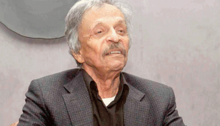 الكاتب الكويتي الراحل إسماعيل فهد إسماعيل