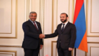 الإمارات توقع مذكرة تفاهم بين سوق أبوظبي المالي ومصرف أرمينيا المركزي