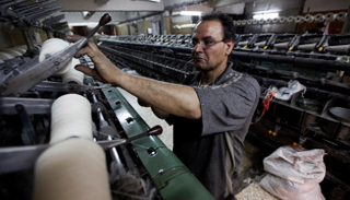 نمو القطاع الخاص غير النفطي بمصر في أبريل لأول مرة في 8 أشهر