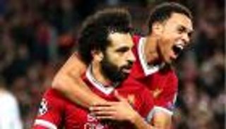 ظهير ليفربول يتحدث عن تأثير غياب صلاح ويصف ميسي بالأفضل في العالم