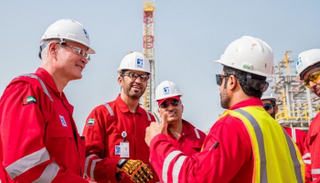 الرئيسان التنفيذيان لـ "أدنوك" و"إكسون موبيل" يبحثان فرص الشراكات 