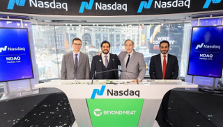 وفد سوق أبوظبي خلال زيارة بورصة ناسداك