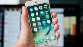 سلسلة تحديثات لتطبيقات أبل الأساسية