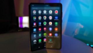 سامسونح توقف شحن هاتف جالاكسي فولد