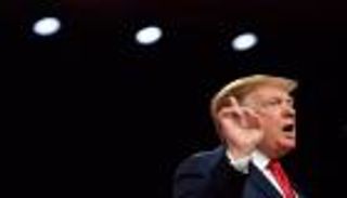 ترامب يوسع دائرة العقوبات على إيران لتشمل حظر تصدير المعادن