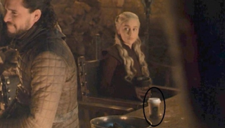 ظهور كوب قهوة ستاربكس في مسلسل صراع العروش