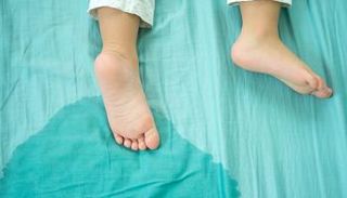 أسباب وأنواع التبول اللاإرادي عند الأطفال وكيفية علاجه