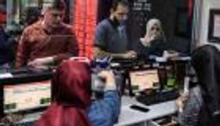 "بلومبرج": بنوك تركيا المثقلة بالديون تتعرض لضغوط والقادم أسوأ