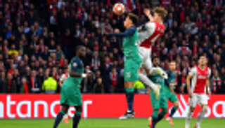 دي ليخت يدخل تاريخ "صغار" دوري أبطال أوروبا