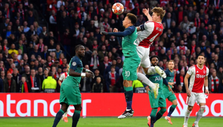 دي ليخت مدافع أياكس أمستردام