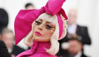 ليدي جاجا عند وصولها للحفل