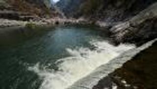 سدود تعوق تدفق ثلثي أطول أنهار العالم