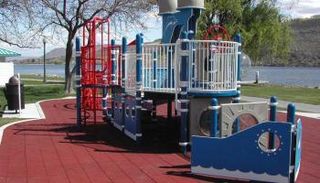 دراسة أمريكية تحذر من مخاطر أرضيات الملاعب المطاطية على صحة الأطفال